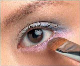 提升眼角线条的眼妆画法
